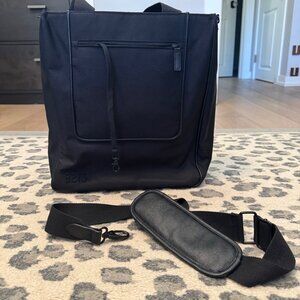 BEIS - The North To South Tote in Black